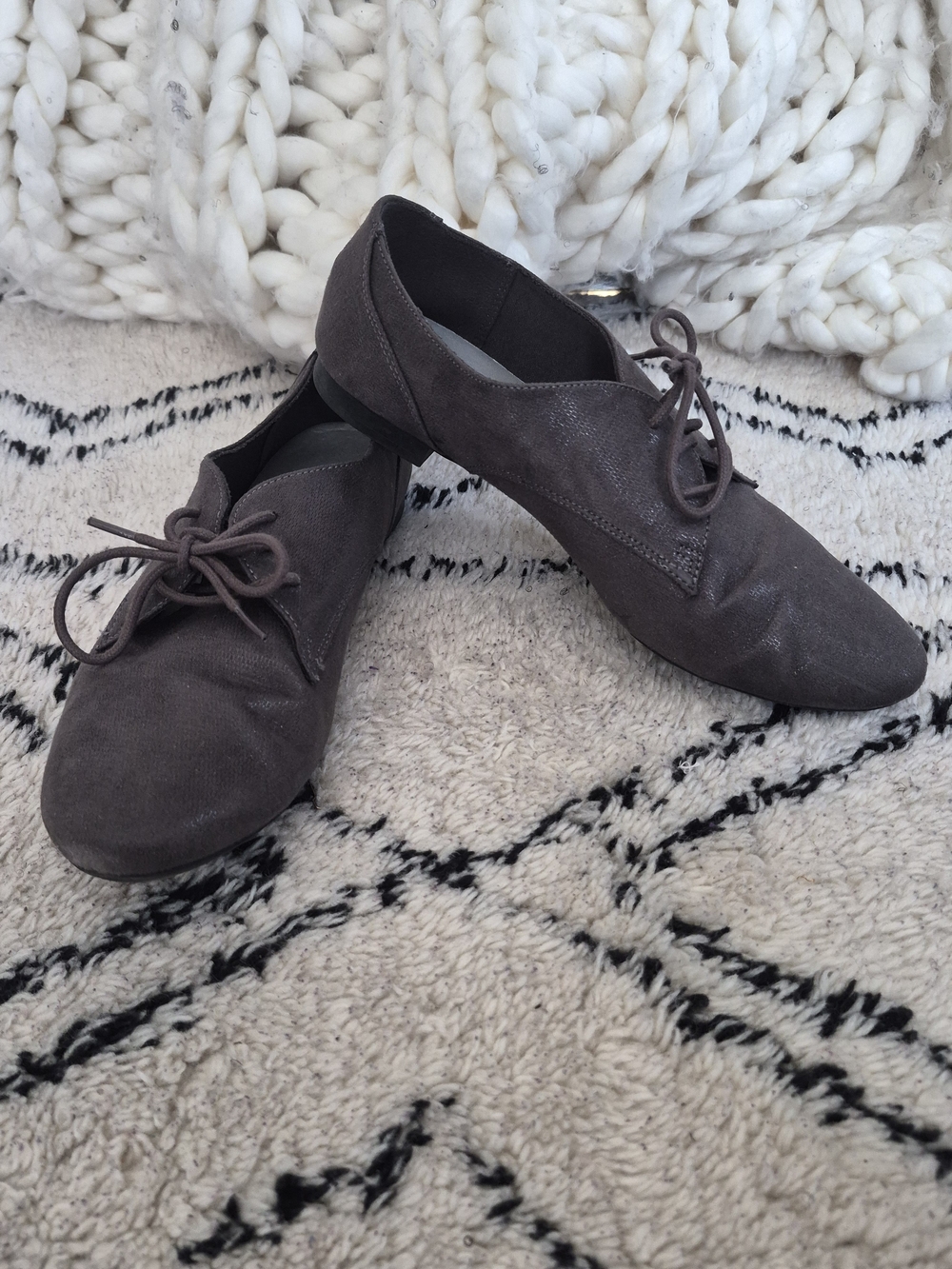 Classic Lace-up oxfords